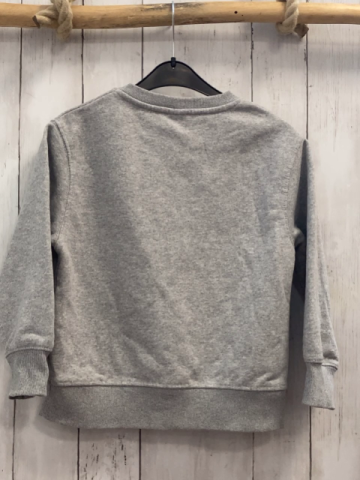 Zara  Pullover  Gr. 122  grau Schrift 