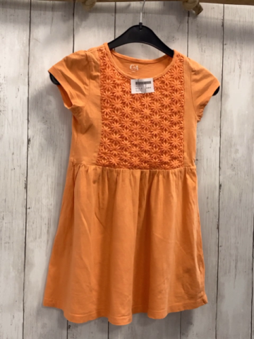   Kleid  Gr. 110  orange Blumenhäkelei 