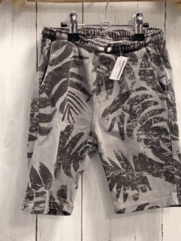 Zara  Shorts  Gr. 92  hellgrau graue Blätter 