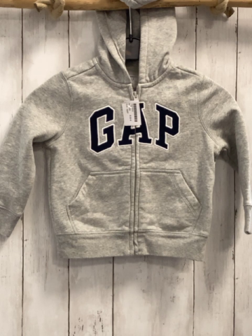 GAP  Sweatjacke  Gr. 104  hellgrau Kapuze schwarz weiße Schrift 