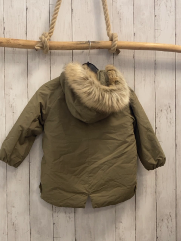 zara Winterjacke Gr. 104  helloliv Kunstfellbund an der Kapuze