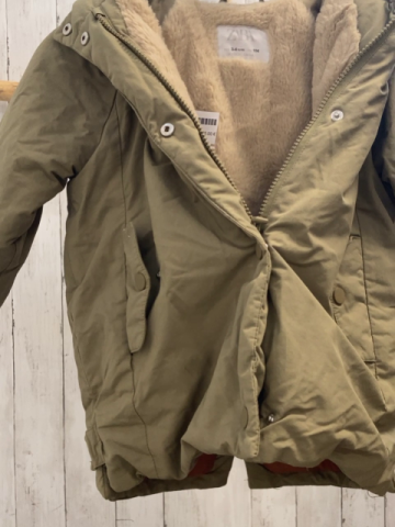 zara Winterjacke Gr. 104  helloliv Kunstfellbund an der Kapuze