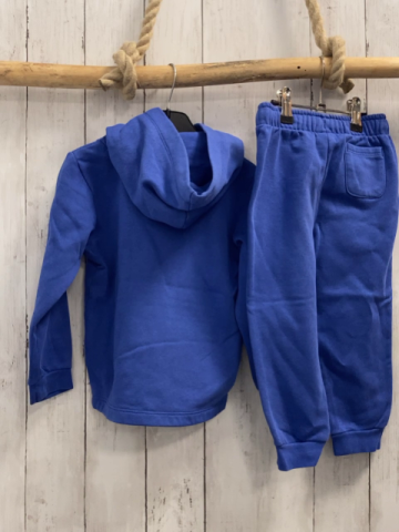 2tlg Puma  Pullover + Jogginghose  Gr. 98  lila Kapuze schwarzer Löwenkopf grau weiße Schrift 