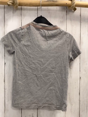 Boden  T-Shirt  Gr. 122  grau orange Krake am Steuerrad 