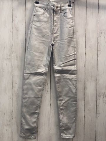 Pull & Bear  Hose  Gr. 32  silber Lack 