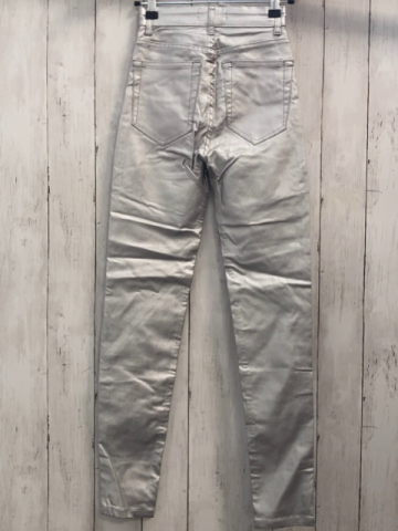 Pull & Bear  Hose  Gr. 32  silber Lack 