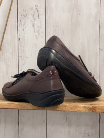 Avena  Schuhe  Gr. 37 rotbraun schwarze Schnürsenkel 