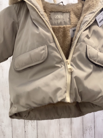 Zara  Winterjacke  Gr. 92  heller kiwiton Fellkapuze beige Reißverschluss 