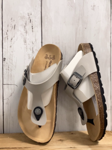 neu  Sandalette  Gr. 32  hellgrauer Riemen 