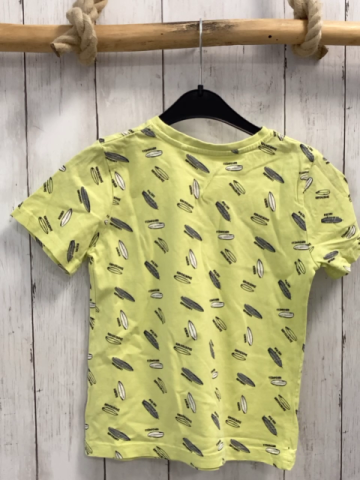   T-Shirt  Gr. 116  gelb grau weiße Surfbretter 