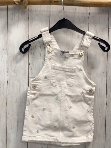 Mango Trägerrock Gr. 98  weiß bunte gestickte Blumen 