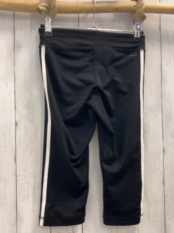 Adidas  Caprisportleggings  Gr. 140  schwarz weiße Seitenstreifen 