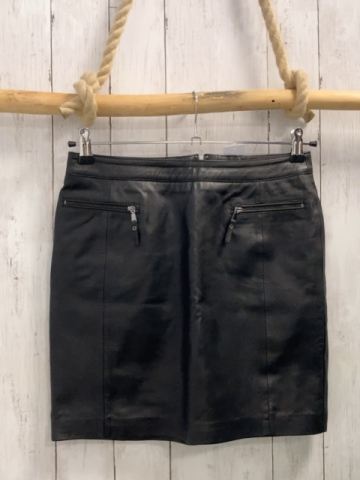 Esprit  Rock Gr. 36  schwarz Leder 