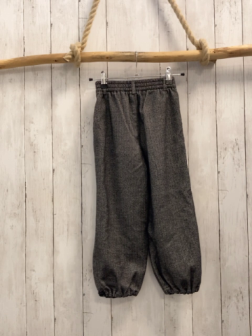 zara Hose Gr. 122  schwarz weiß Zackenmuster