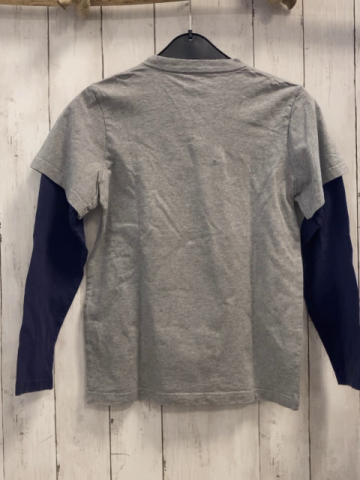 Mini Boden  Langarmshirt  Gr. 140  grau Figur mit Skiern blaue Ärmel 