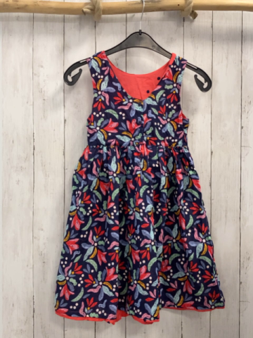  Wendekleid  Gr. 140  blau bunter Druck / rot blaue Punkte 