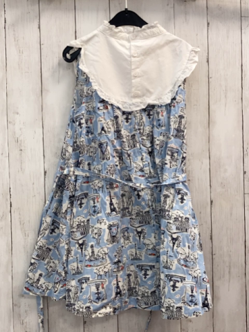Petit Bateau  Kleid  Gr. 140  weißes Oberteil hellblauer Rock mit Parismotiven 