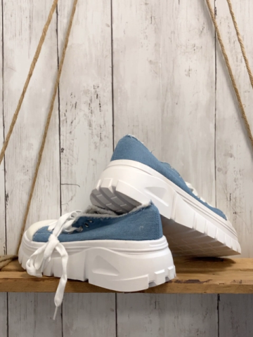   Leinenschuhe  Gr. 38  hellblau Jeans weiße dicke Sohle 