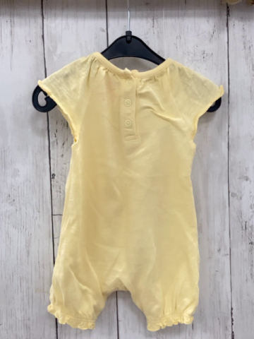 Little Ones  Playsuit  Gr. 56  gelb Sonne pink Schrift 
