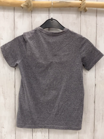   T-Shirt  Gr. 134/140  grau grün hellgrün weiße Schrift 