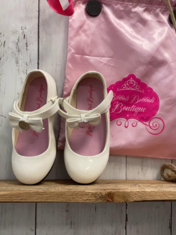 neu Bibbidi Bobbidi Boutique  Schuhe  Gr. 30  weiß Lack Schleife mit silber Platte + rosa Schuhbeutel 