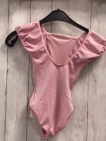 Chacott kids  Sportanzug  Gr. 122  rosa Rauten weißes Netz mit Stickerei 
