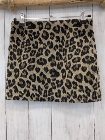 Next  Rock Gr. 128  beige schwarz ocker leoprint 