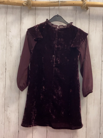Next  Kleid  Gr. 122  brombeere Oberteil mit Blumenstickerei Rüschenkragen Rock + Schulterbereich aus Samt 