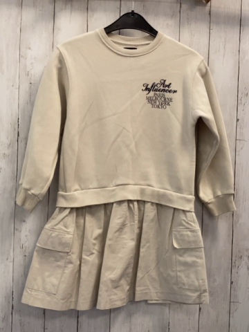 Zara  Kleid  Gr. 128  hellgrau schwarze Schrift