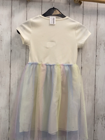   Kleid  Gr. 122/128  creme Rippen Stickerei auf dem Oberteil bunt gestreifter Tüllrock mit silber Glitzerpunkten + -sterne 