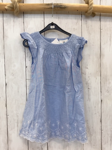   Kleid  Gr. 92  hellblau weiße Blumenstickerei am Saum 