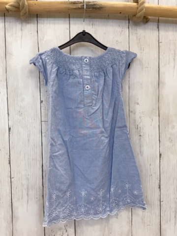   Kleid  Gr. 92  hellblau weiße Blumenstickerei am Saum 