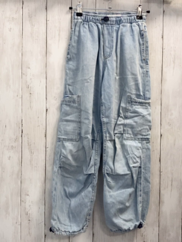 Zara  Hose  Gr. 134  hellblau Jeans Gummizugbund 