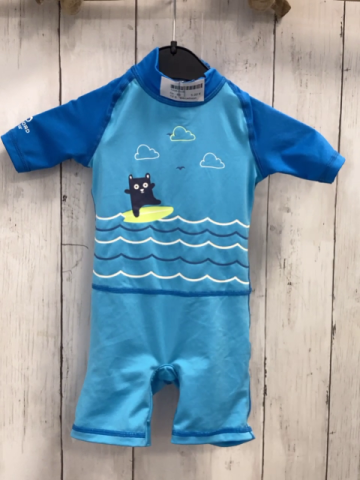 Decathlon  UV-Schutzoverall Gr. 86  hellblau blaue Ärmel Wellen Bär auf Surfbrett 