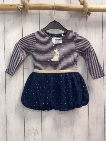 Staccato  Kleid  Gr. 74  blau hellgraue Streifen mit Hase + Sternen blauer Rock mit weißen Punkte goldener Glitzergürtel 