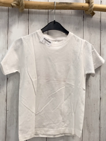 neu  T-Shirt  Gr. 110  weiß rote Füße + Schrift auf der Rückseite 