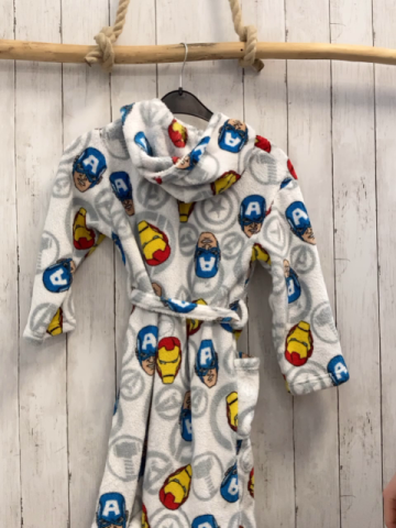 Marvel  Bademantel Gr. 128  weiß Avengers Köpfe 