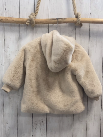 Zara  Plüschjacke  Gr. 104  beige Kapuze schwarz braun kariertes Futter 