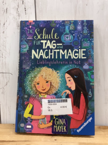  Buch Die Schule für Tag- und Nachtmagie Lieblingslehrerin in Not 