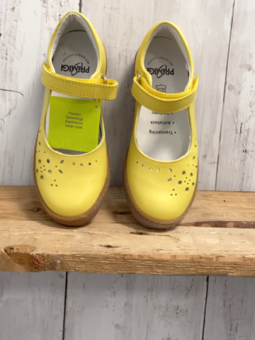 neu Primigi  Schuhe  Gr. 30  gelb 