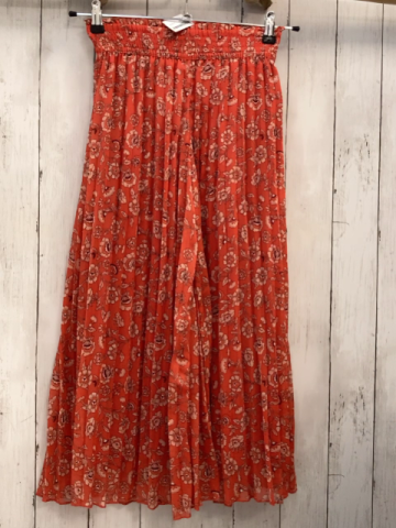 Culotte Gr. 134  hellrot altrosa weiße Blumen Gummizugbund 