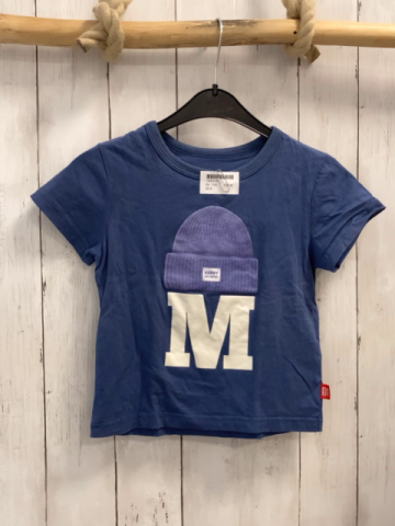   T-Shirt  Gr. 110  blau Strickmütze weißes "M" 