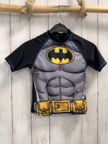   UV-Schutzshirt  Gr. 110  schwarz grau Batman 