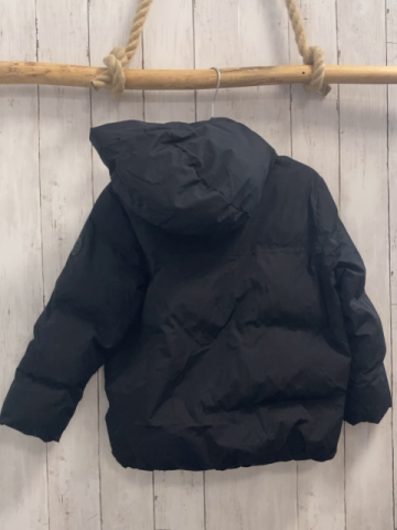 Zara  Winterjacke  Gr. 122  schwarz Kapuze 