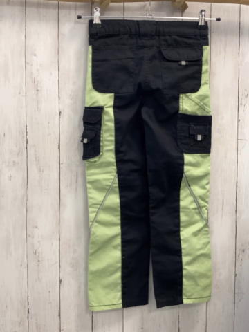  Hose Gr. 134  schwarz grün 