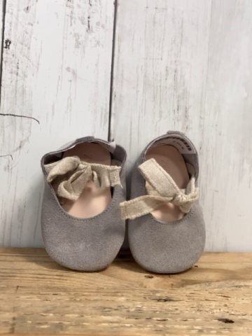 zara Babyschühchen Gr. 15  grau beige Band