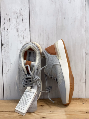 neu Zara  Schuhe  Gr. 26  grau braune Ferse NP 25,95 € 
