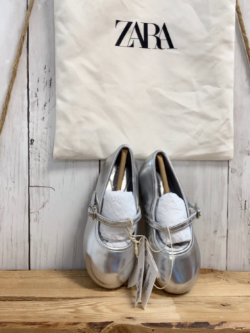 neu zara Schuhe Gr. 24  silber glänzend NP 22,95€