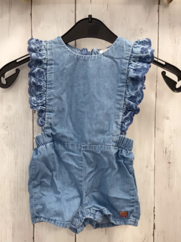 carrement beau Playsuit Gr. 68  blau Jeans Lochmuster am Ärmel