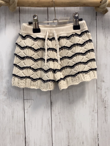 zara Shorts Gr. 92  beige schwarz Wellen Strick Kordel